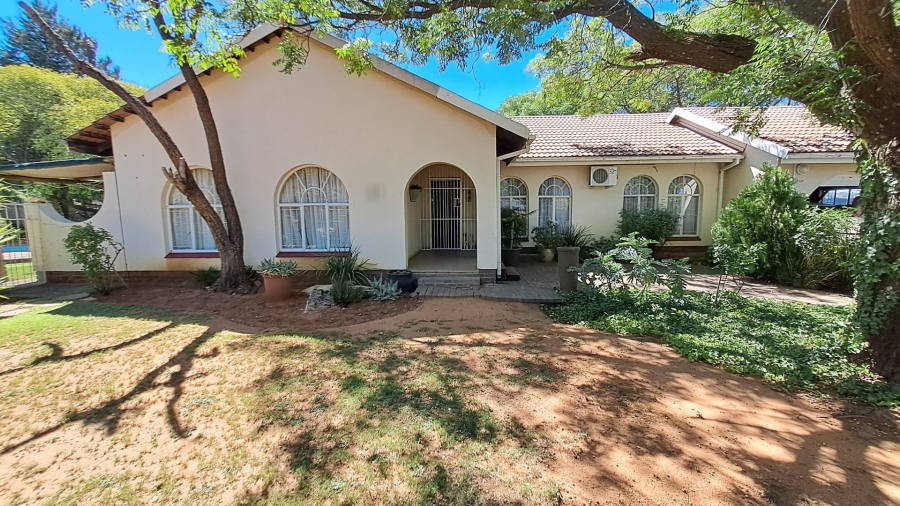 3 Bedroom Property for Sale in Langenhovenpark Free State